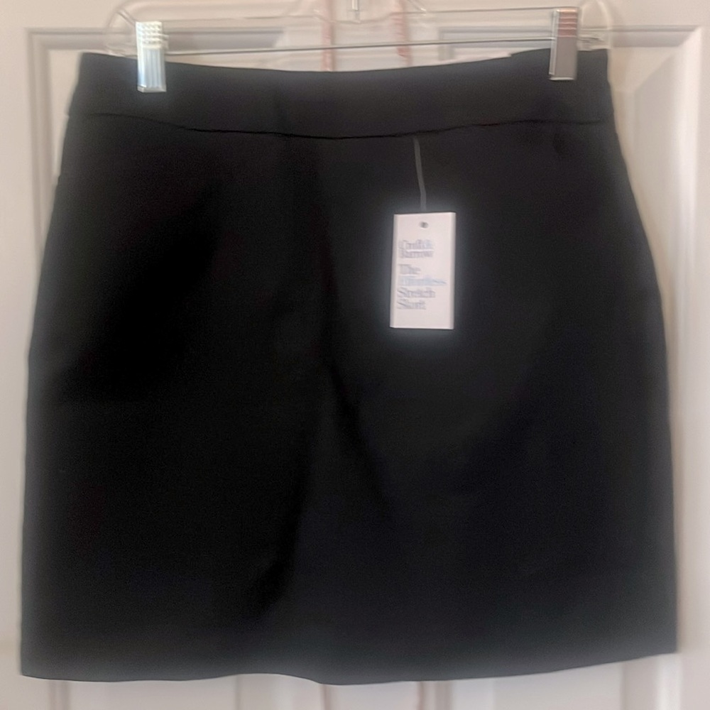 Black mid rise skort sz 6 NWT